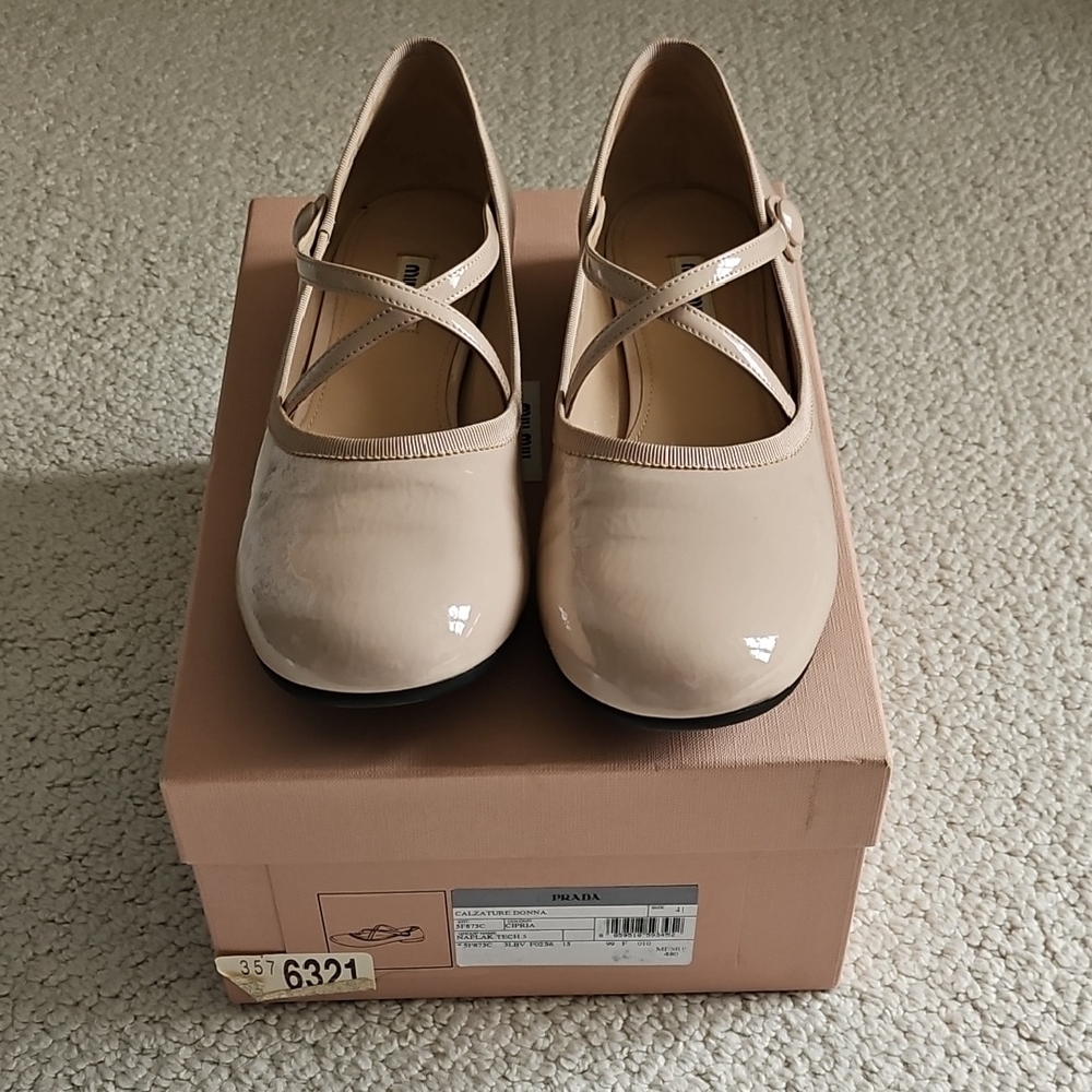 Miumiu Women's Beige Patent Leather Flat